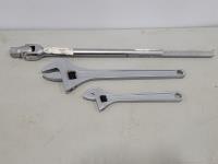 26 Inch Inch Drive Flex Ratchet and (2) Gray Tools Adjustable Wrenches
