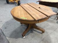 Round Dining Table with (2) Leaves