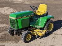 John Deere 318 Lawn Tractor