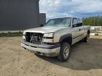 2004 Chevrolet 2500 HD 4X4 Extended Cab Pickup Truck