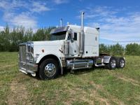 2005 Freightliner Classic T/A Sleeper Truck Tractor
