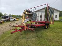 New Holland 1033 T/A Square Bale Wagon
