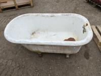 Vintage 4-1/2 Ft Claw Foot Tub