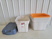 Rubbermaid (5) Totes
