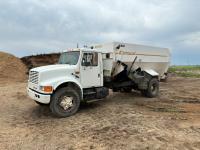 1991 International 4900 S/A Day Cab Feed Truck