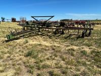 John Deere 610 30 Ft Field Cultivator