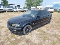 2000 BMW 323i Sedan Car