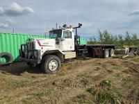 1979 Kenworth 924 T/A Day Cab Bed Truck