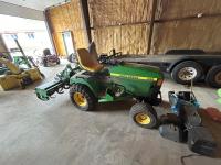 John Deere 445 Lawn Tractor