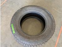 Bridgestone Blizzak 265/65R17 Tire