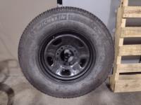 2003 Ford F250 8 Bolt Rim with Michelin 275/70R18 Tire