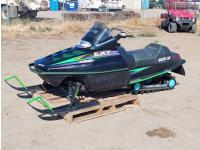 Arctic Cat EXT 580 Snowmobile