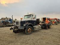 2001 Freightliner FLD120SD T/A Day Cab Cab & Chassis Truck