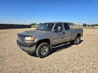 2002 Chevrolet Sierra 2500HD 4X4 Extended Cab Pickup Truck