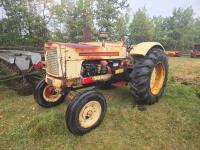 1960 Cockshutt 570 2WD  Tractor