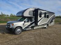 2022 Thor Magnitude XG32 Motorhome