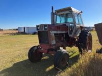 1971 International 1066 2WD  Tractor