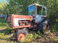 International 706 2WD  Tractor