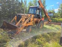 Case 680E 2WD Loader Backhoe