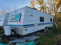 1996 Fleetwood Prowler 26 Ft T/A Travel Trailer