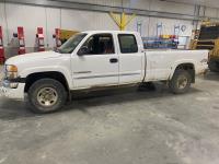 2005 GMC 2500 4X4 Extended Cab Pickup Truck