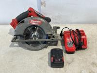 Milwaukee Fuel M18 7-1/4 Inch Circular Saw, Battery and Charger