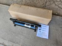 Gates 10,000 PSI Hydraulic Hand Pump