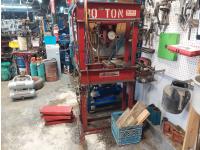 30 Ton Hydraulic Press with Accessories