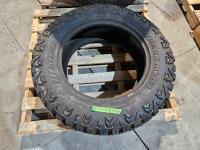 (1) Mud Track 275/65R20 Tire