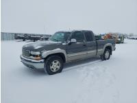 2001 Chevrolet Silverado 1500 4X4 Extended Cab Pickup Truck