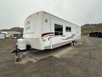 2006 Vanguard VT316SL 31 Ft T/A Travel Trailer