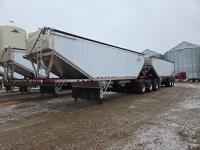 2022 Doepker Legacy Aluminum Super B Grain Trailer