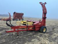 New Holland 900 Pull-Type Forage Harvester