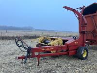 New Holland 900 Pull-Type Forage Harvester