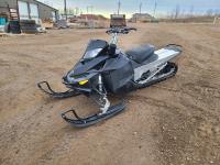 2010 Skidoo Summit 800 Snowmobile