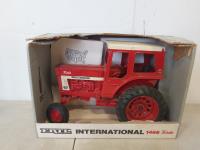 International 1466 Turbo Die Cast Tractor