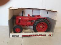 International Harvester 600 Die Cast Tractor