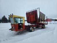 1985 New Holland 1049 Self Propelled Bale Wagon