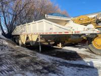 1998 DeCap Tri-Axle Clam Bottom Dump Trailer