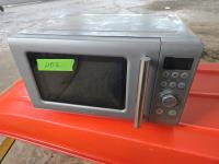 Breville BM0650SIL Microwave