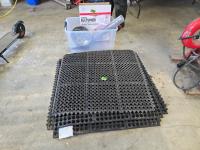 (7) 3 Ft X 3 Ft Floor Mats, Auto Egg Turner, Heat Lamp, 24 Inch X 60 Inch Chicken Wire