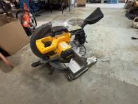 DeWalt DW715 12 Inch Compound Miter Saw