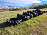 (9) Round Rubber Tire Silage Feeders